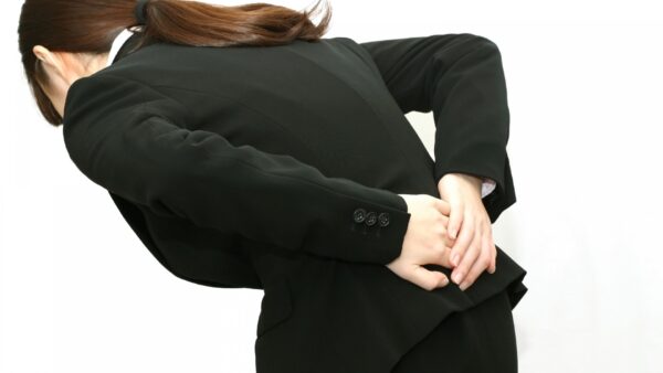 【腰痛予防】寒くなると腰が痛くなる！そんな時に予防の為のストレッチ！【朝夜が痛い】